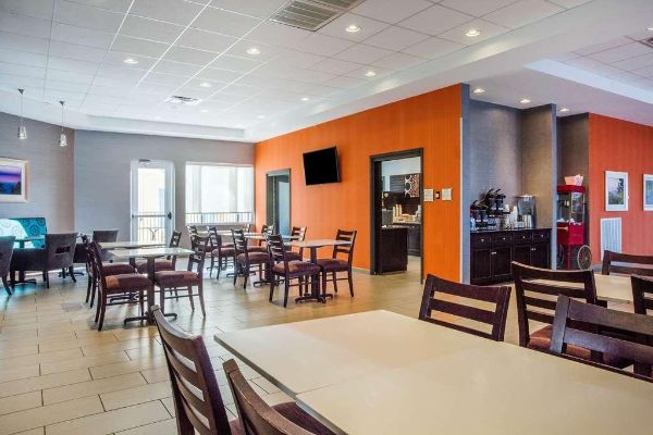 La Quinta Inn Ste Lynchburg at Liberty U